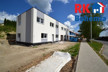 Prodej bytu 3+kk s garáží v obci Poříčany u Českého Brodu, celkem cca 88,47 m2.