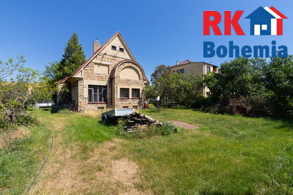 Jedinečná příležitost prodeje pozemku o pl, 894m2 se starou vilou v Čimicích uprostřed zástavby RD 