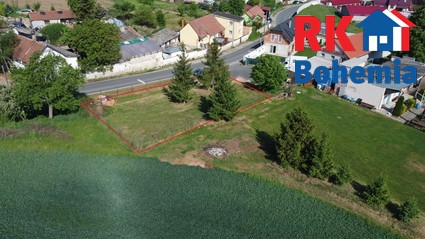 Prodej pozemku o výměře 806 m2 v obci Vykáň.
