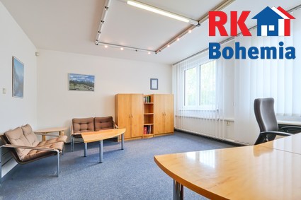 Pronájem kancelářských prostor, 3 místnosti o celkové výměře 116 m2 v Českém Brodě v ulici Zborovská - kancelář_1