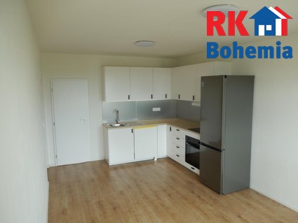 Nabízím k pronájmu rekonstruovaný byt 3+kk o ploše 58m2 v 7NP s výtahem, lodžií a sklepem. - Fotka 1