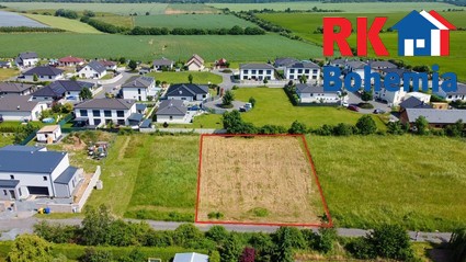 Prodej pozemku o výměře 1146 m2 pro výstavbu rodinného domu v obci Tuchoraz u Českého Brodu.