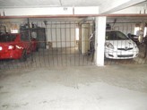 Nabízím hezké a bezpečné garážové stání v uzamčeném objektu na čip a lokalitě Praha 4 Michle.