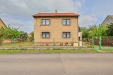 Prodej rodinného domu 5+1 v obci Semice, pozemek 886 m2