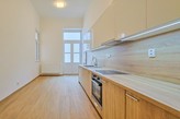 Pronájem nově zrekonstruovaného bytu 1+1 s balkónem o výměře 56 m2 v Českém Brodě na náměstí.